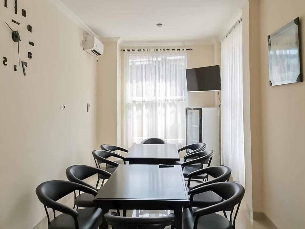 Wisma Talenta Mitra Reddoorz Jakarta Exterior photo